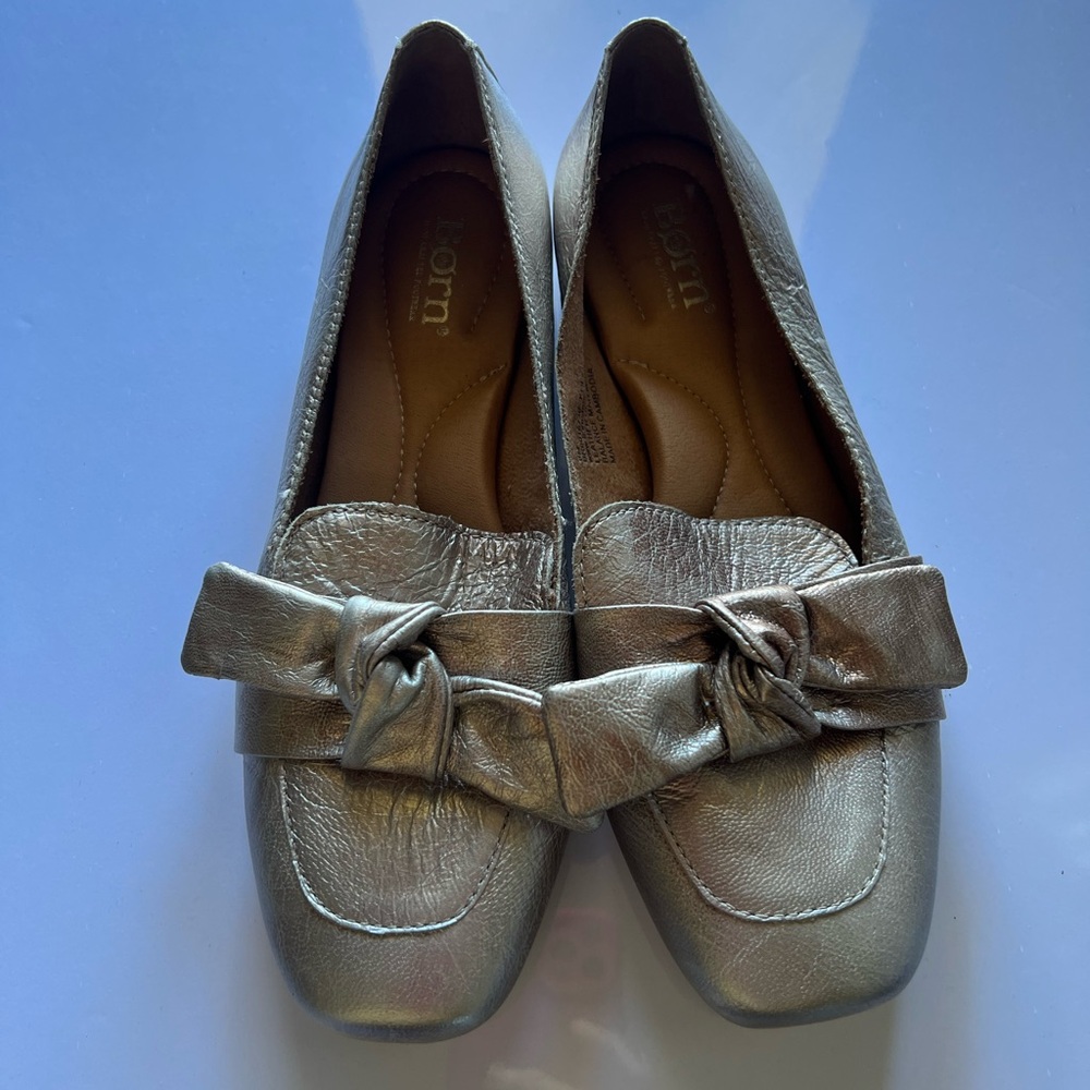 Born‎ Women's Gold  Loafers
